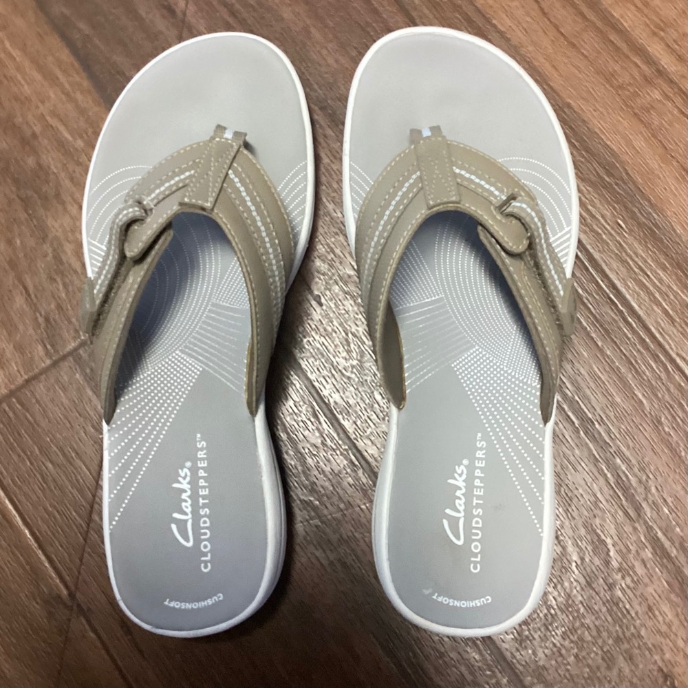 Clarks Cloudsteppers Arla Glitz Taupe Grey Thong Sandals Womens - Picture 7 of 9
